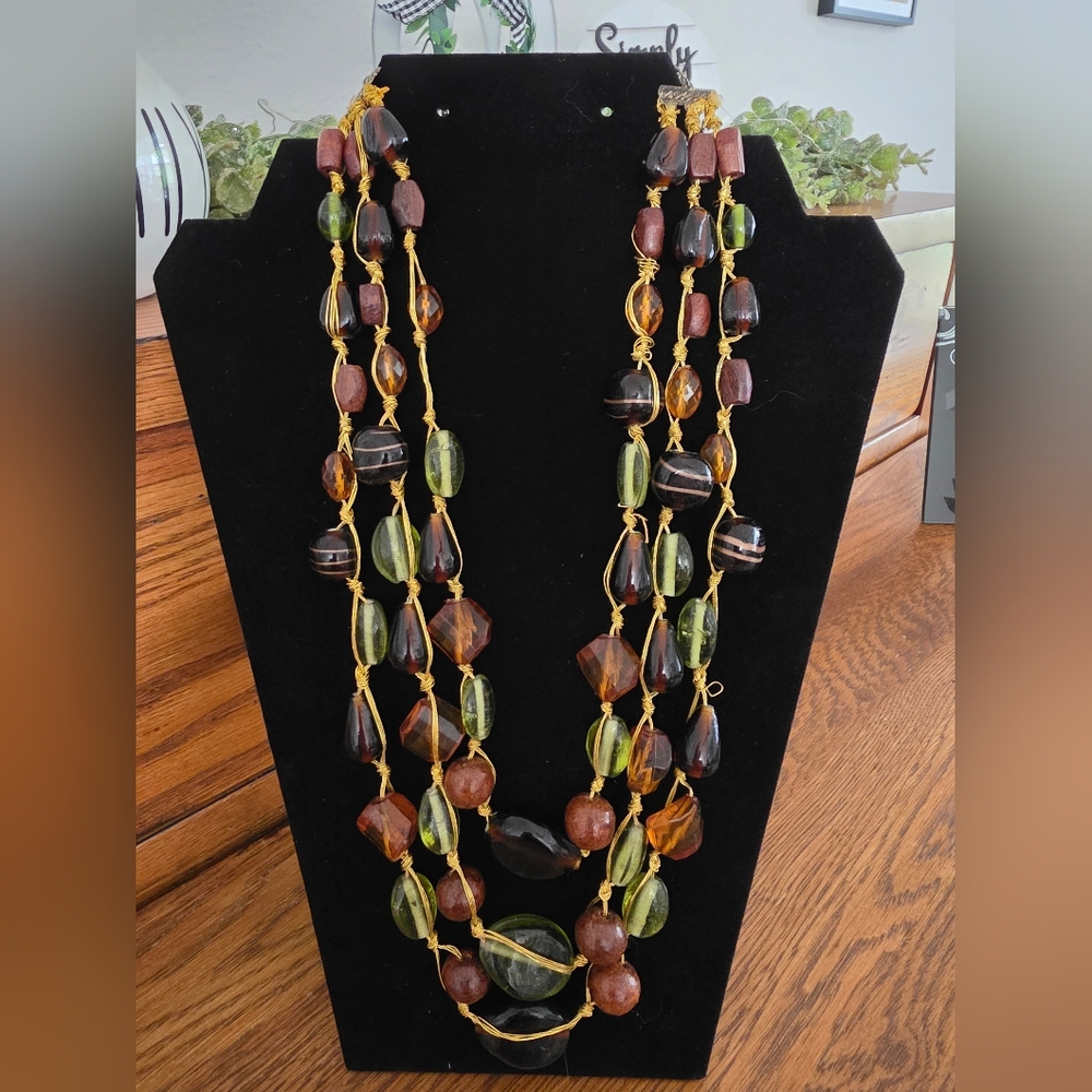 Elegant Multicolor Beaded Necklace